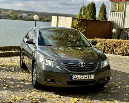 Тойота Камрі 2007 у Кропивницькому (Кіровограді) на Automoto.ua Сірий Тойота Камрі, об'ємом двигуна 3.5 л та пробігом 320 тис. км за 8500 $, фото 1 на Automoto.ua