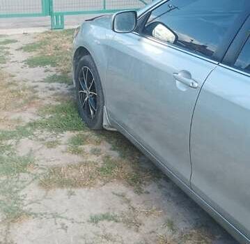 Серый Тойота Камри, объемом двигателя 2.4 л и пробегом 286 тыс. км за 9500 $, фото 5 на Automoto.ua