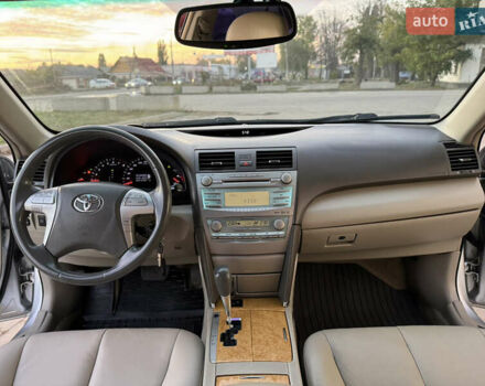 Серый Тойота Камри, объемом двигателя 2.36 л и пробегом 221 тыс. км за 7999 $, фото 35 на Automoto.ua