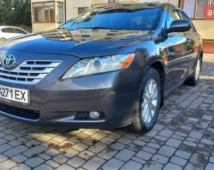 Серый Тойота Камри, объемом двигателя 2.36 л и пробегом 305 тыс. км за 7800 $, фото 33 на Automoto.ua