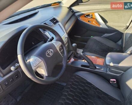 Серый Тойота Камри, объемом двигателя 2.36 л и пробегом 240 тыс. км за 9200 $, фото 35 на Automoto.ua