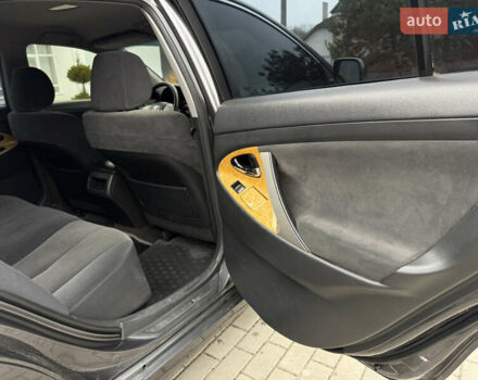 Серый Тойота Камри, объемом двигателя 2.4 л и пробегом 262 тыс. км за 6999 $, фото 26 на Automoto.ua