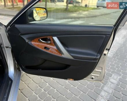 Серый Тойота Камри, объемом двигателя 3.46 л и пробегом 320 тыс. км за 7200 $, фото 10 на Automoto.ua