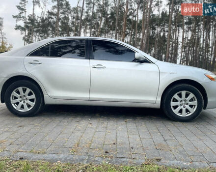 Серый Тойота Камри, объемом двигателя 2.36 л и пробегом 249 тыс. км за 8400 $, фото 4 на Automoto.ua