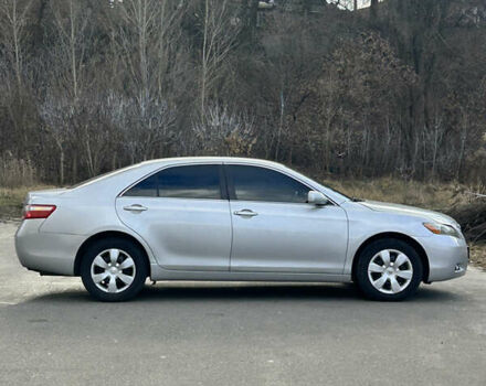 Сірий Тойота Камрі, об'ємом двигуна 2.4 л та пробігом 191 тис. км за 8300 $, фото 3 на Automoto.ua