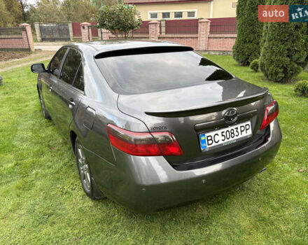 Сірий Тойота Камрі, об'ємом двигуна 2.4 л та пробігом 300 тис. км за 7700 $, фото 5 на Automoto.ua