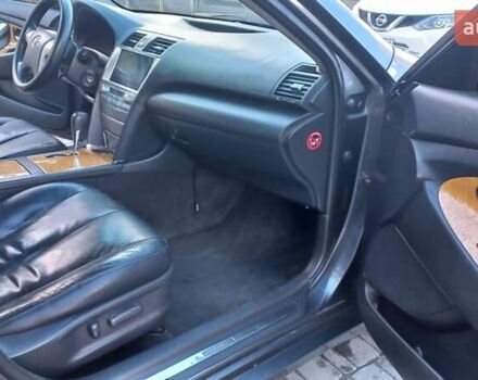 Серый Тойота Камри, объемом двигателя 2.36 л и пробегом 305 тыс. км за 7800 $, фото 44 на Automoto.ua