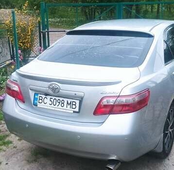 Серый Тойота Камри, объемом двигателя 2.4 л и пробегом 286 тыс. км за 9500 $, фото 25 на Automoto.ua