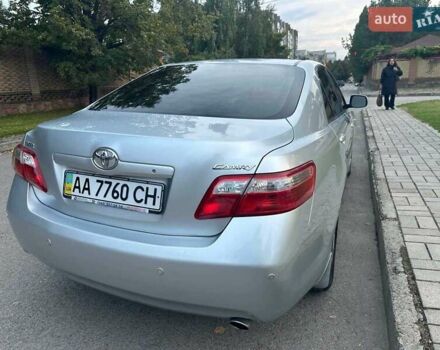 Сірий Тойота Камрі, об'ємом двигуна 2.4 л та пробігом 165 тис. км за 9999 $, фото 4 на Automoto.ua