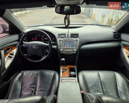 Серый Тойота Камри, объемом двигателя 3.46 л и пробегом 305 тыс. км за 8500 $, фото 17 на Automoto.ua