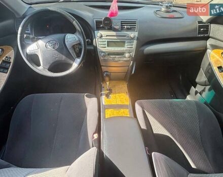 Серый Тойота Камри, объемом двигателя 2.4 л и пробегом 238 тыс. км за 9100 $, фото 8 на Automoto.ua