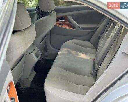 Сірий Тойота Камрі, об'ємом двигуна 2.4 л та пробігом 308 тис. км за 7799 $, фото 12 на Automoto.ua
