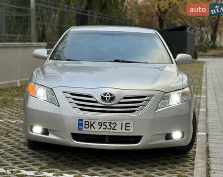 Серый Тойота Камри, объемом двигателя 2.36 л и пробегом 298 тыс. км за 6500 $, фото 2 на Automoto.ua