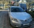 Сірий Тойота Камрі, об'ємом двигуна 2.4 л та пробігом 325 тис. км за 7700 $, фото 1 на Automoto.ua