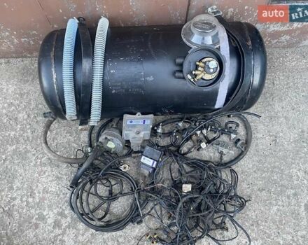 Серый Тойота Камри, объемом двигателя 3.5 л и пробегом 379 тыс. км за 10200 $, фото 32 на Automoto.ua