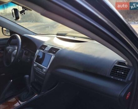 Серый Тойота Камри, объемом двигателя 2.36 л и пробегом 240 тыс. км за 9200 $, фото 19 на Automoto.ua