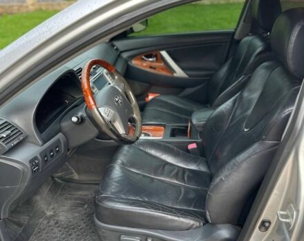 Серый Тойота Камри, объемом двигателя 3.5 л и пробегом 283 тыс. км за 6500 $, фото 1 на Automoto.ua