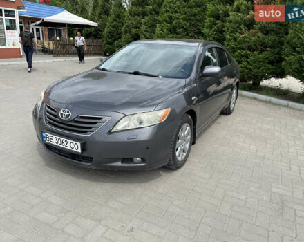 Серый Тойота Камри, объемом двигателя 2.36 л и пробегом 240 тыс. км за 7700 $, фото 1 на Automoto.ua