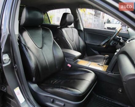 Серый Тойота Камри, объемом двигателя 3.5 л и пробегом 231 тыс. км за 10000 $, фото 9 на Automoto.ua