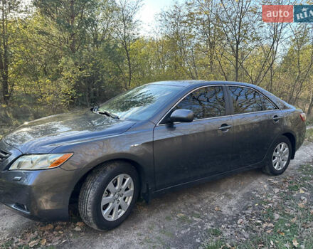 Серый Тойота Камри, объемом двигателя 3.46 л и пробегом 262 тыс. км за 9300 $, фото 11 на Automoto.ua