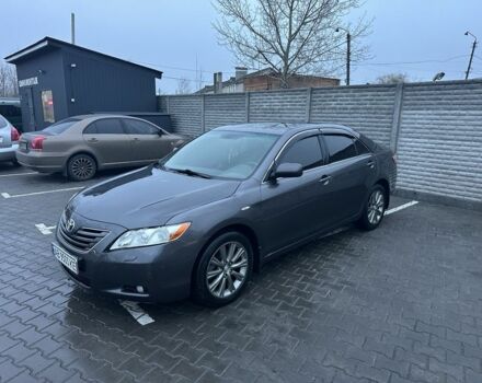 Серый Тойота Камри, объемом двигателя 2.4 л и пробегом 232 тыс. км за 8600 $, фото 3 на Automoto.ua