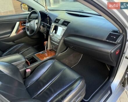 Серый Тойота Камри, объемом двигателя 3.46 л и пробегом 320 тыс. км за 7200 $, фото 15 на Automoto.ua