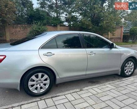 Сірий Тойота Камрі, об'ємом двигуна 2.4 л та пробігом 165 тис. км за 9999 $, фото 6 на Automoto.ua