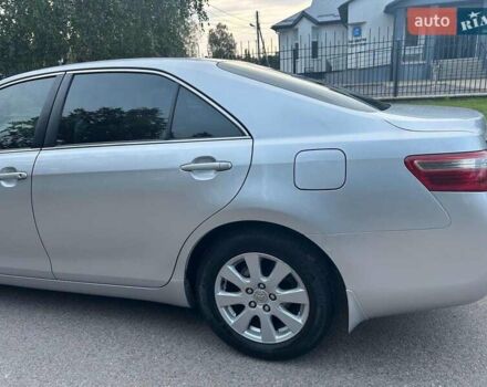 Сірий Тойота Камрі, об'ємом двигуна 2.4 л та пробігом 165 тис. км за 9999 $, фото 2 на Automoto.ua