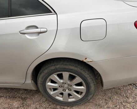 Серый Тойота Камри, объемом двигателя 2.4 л и пробегом 200 тыс. км за 7000 $, фото 3 на Automoto.ua