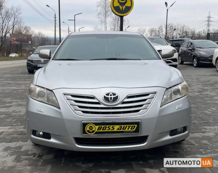 Серый Тойота Камри, объемом двигателя 2.4 л и пробегом 315 тыс. км за 8300 $, фото 1 на Automoto.ua