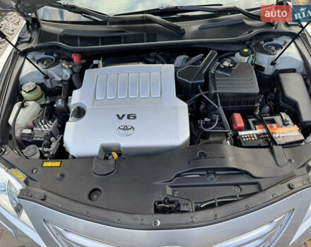 Серый Тойота Камри, объемом двигателя 3.46 л и пробегом 289 тыс. км за 9300 $, фото 12 на Automoto.ua