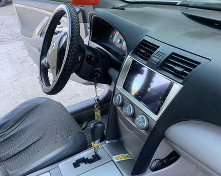 Сірий Тойота Камрі, об'ємом двигуна 2.36 л та пробігом 230 тис. км за 8500 $, фото 3 на Automoto.ua