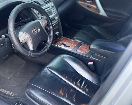 Серый Тойота Камри, объемом двигателя 2.36 л и пробегом 249 тыс. км за 8400 $, фото 6 на Automoto.ua