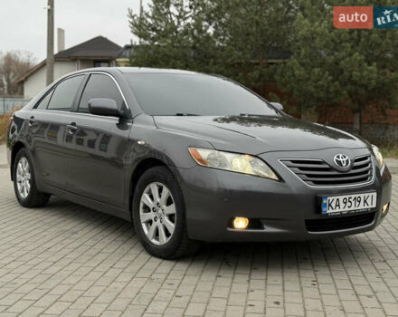 Серый Тойота Камри, объемом двигателя 2.4 л и пробегом 262 тыс. км за 6999 $, фото 6 на Automoto.ua