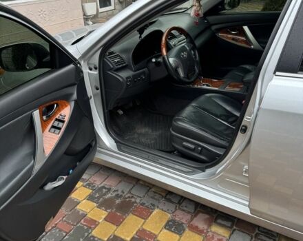 Серый Тойота Камри, объемом двигателя 3.5 л и пробегом 280 тыс. км за 9100 $, фото 7 на Automoto.ua