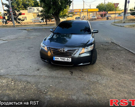 Серый Тойота Камри, объемом двигателя 2.4 л и пробегом 200 тыс. км за 7000 $, фото 1 на Automoto.ua