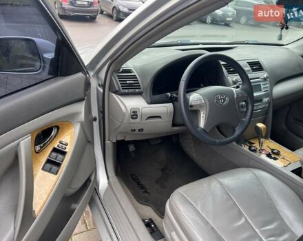 Тойота Камри 2007 в Киеве на Automoto.ua Серый Тойота Камри, объемом двигателя 2.4 л и пробегом 210 тыс. км за 7999 $, фото 6 на Automoto.ua
