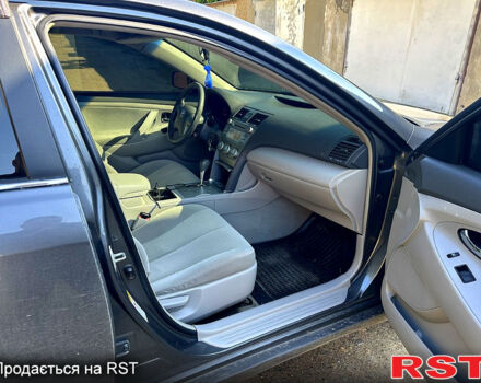 Серый Тойота Камри, объемом двигателя 2.4 л и пробегом 200 тыс. км за 7000 $, фото 11 на Automoto.ua