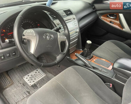 Серый Тойота Камри, объемом двигателя 2.36 л и пробегом 283 тыс. км за 8500 $, фото 8 на Automoto.ua