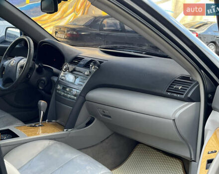 Тойота Камри 2007 в Киеве на Automoto.ua Серый Тойота Камри, объемом двигателя 3.5 л и пробегом 325 тыс. км за 6999 $, фото 6 на Automoto.ua