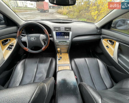 Сірий Тойота Камрі, об'ємом двигуна 3.46 л та пробігом 286 тис. км за 7650 $, фото 8 на Automoto.ua