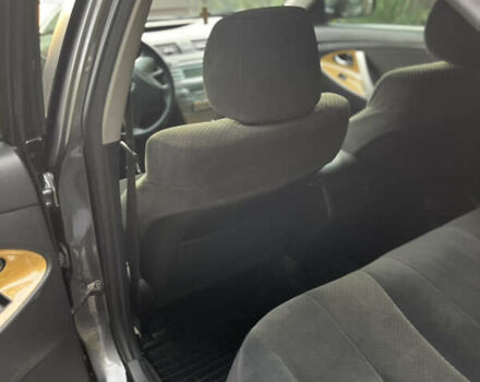 Серый Тойота Камри, объемом двигателя 2.4 л и пробегом 220 тыс. км за 8700 $, фото 44 на Automoto.ua