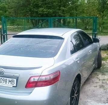 Серый Тойота Камри, объемом двигателя 2.4 л и пробегом 286 тыс. км за 9500 $, фото 28 на Automoto.ua