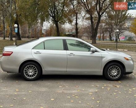 Серый Тойота Камри, объемом двигателя 2.4 л и пробегом 225 тыс. км за 7490 $, фото 7 на Automoto.ua