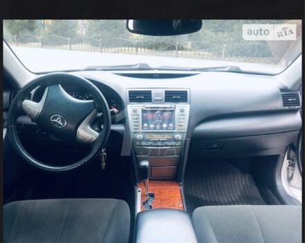 Серый Тойота Камри, объемом двигателя 2.4 л и пробегом 221 тыс. км за 8499 $, фото 4 на Automoto.ua