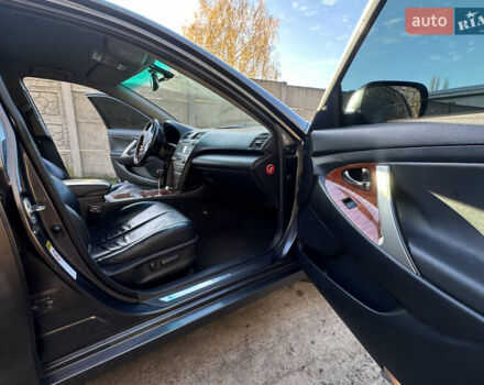 Серый Тойота Камри, объемом двигателя 3.46 л и пробегом 262 тыс. км за 9300 $, фото 13 на Automoto.ua