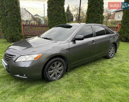 Сірий Тойота Камрі, об'ємом двигуна 2.4 л та пробігом 300 тис. км за 7700 $, фото 8 на Automoto.ua