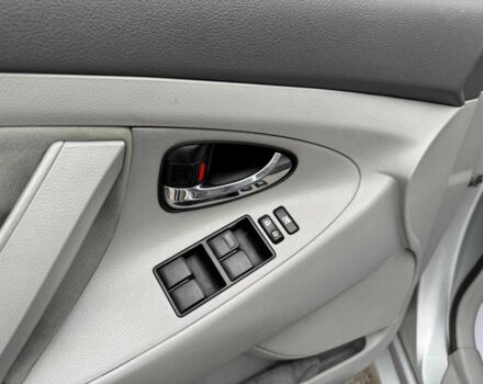 Серый Тойота Камри, объемом двигателя 2.4 л и пробегом 225 тыс. км за 7490 $, фото 17 на Automoto.ua