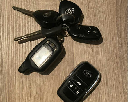 Серый Тойота Камри, объемом двигателя 3.46 л и пробегом 370 тыс. км за 9999 $, фото 13 на Automoto.ua