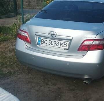 Серый Тойота Камри, объемом двигателя 2.4 л и пробегом 286 тыс. км за 9500 $, фото 2 на Automoto.ua